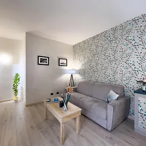 Lezioso, In Apartment